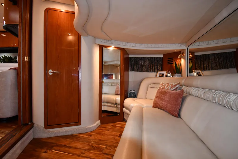 Slide: The Image of Sea Ray Sundancer 460 2000 - 60