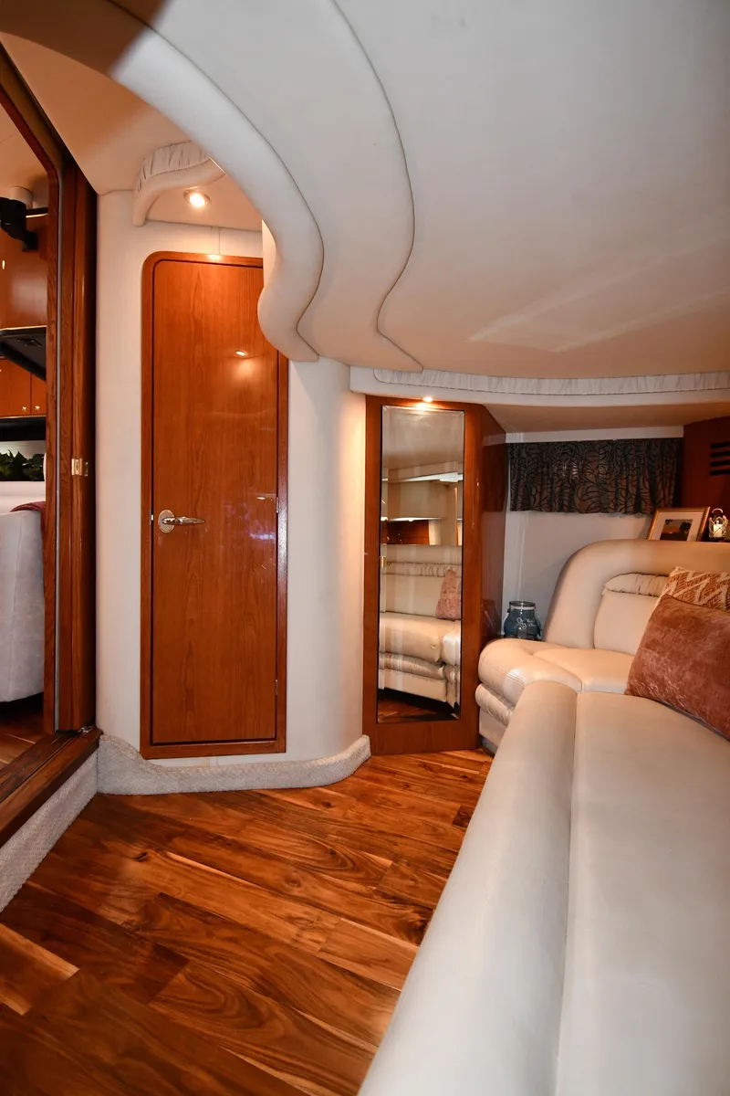 Slide: The Image of Sea Ray Sundancer 460 2000 - 61