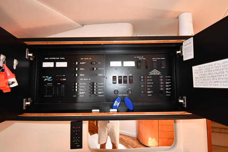 Slide: The Image of Sea Ray Sundancer 460 2000 - 71
