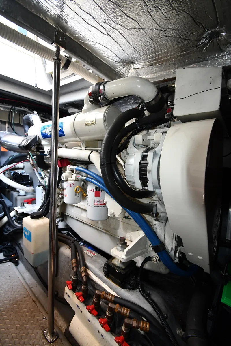 Slide: The Image of Sea Ray Sundancer 460 2000 - 90