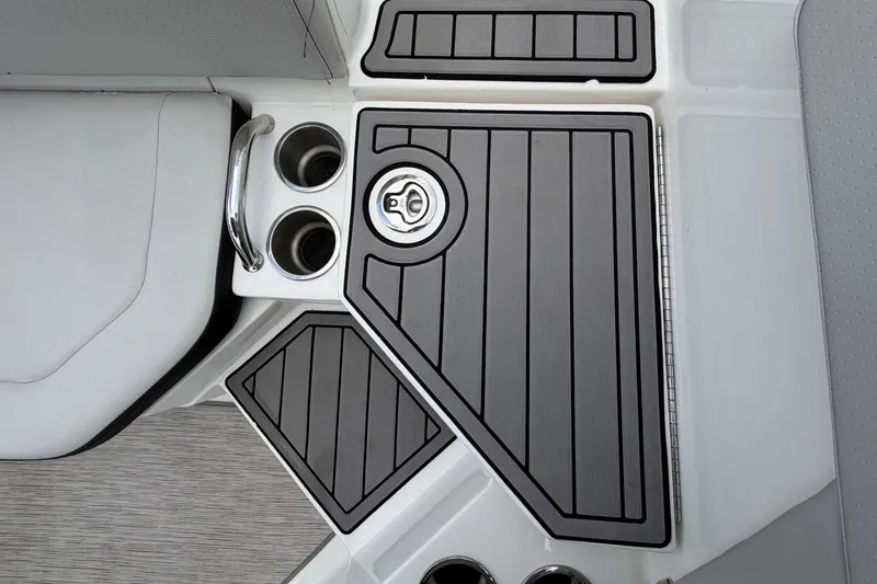 Slide: The Image of Sea Ray SPX 210 Outboard 2023 - 56