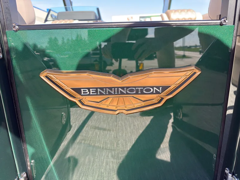 Slide: The Image of Bennington 25 QX Swingback 2026 - 88