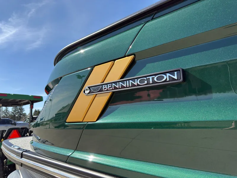 Slide: The Image of Bennington 25 QX Swingback 2026 - 35