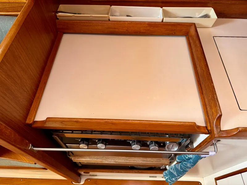 Slide: The Image of Nonsuch 30 Ultra 1989 - 61
