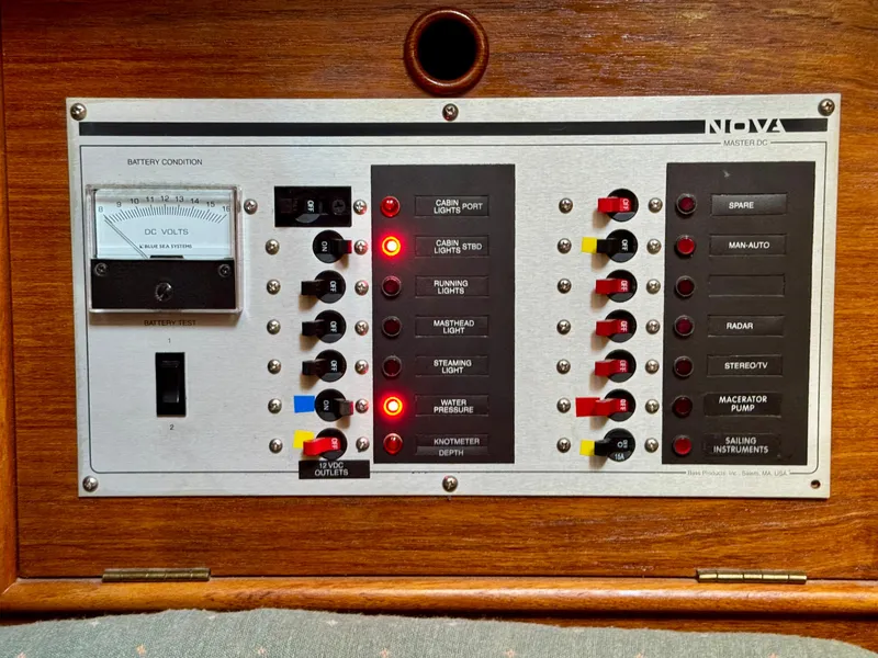 Slide: The Image of Nonsuch 30 Ultra 1989 - 90