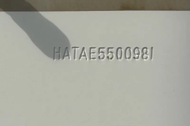 Slide: The Image of 1981 Hatteras 43 Motor Yacht hull identification number: HATAE5500981. - 75