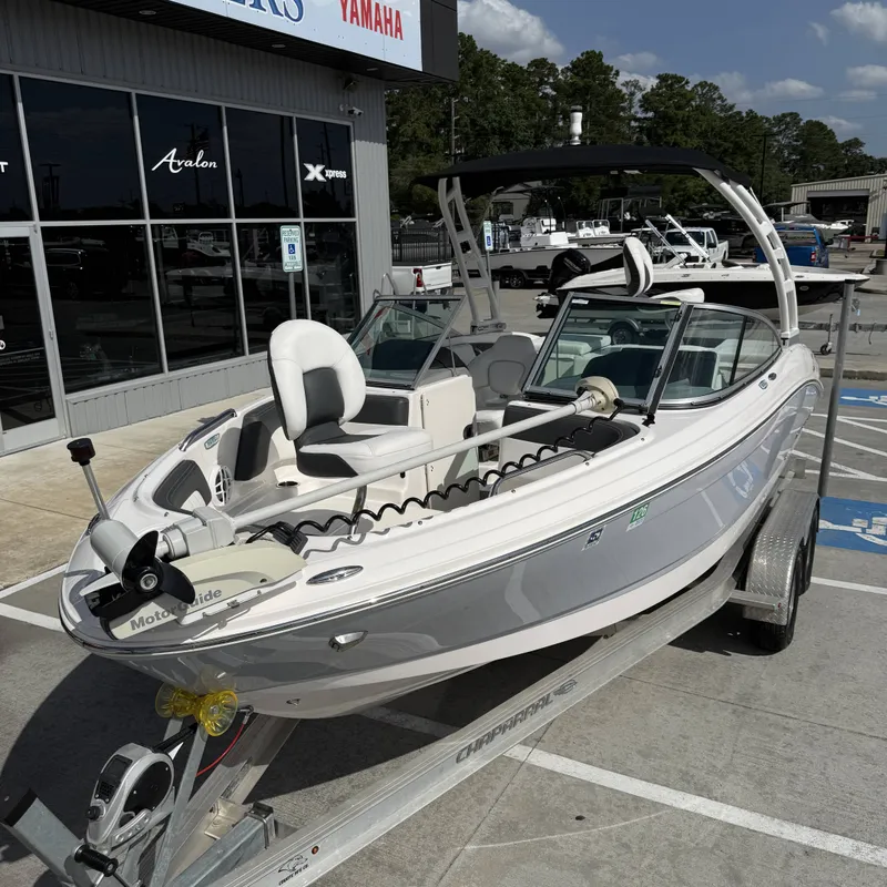 Slide: The Image of Chaparral 21 H2O Ski & Fish 2023 - 5