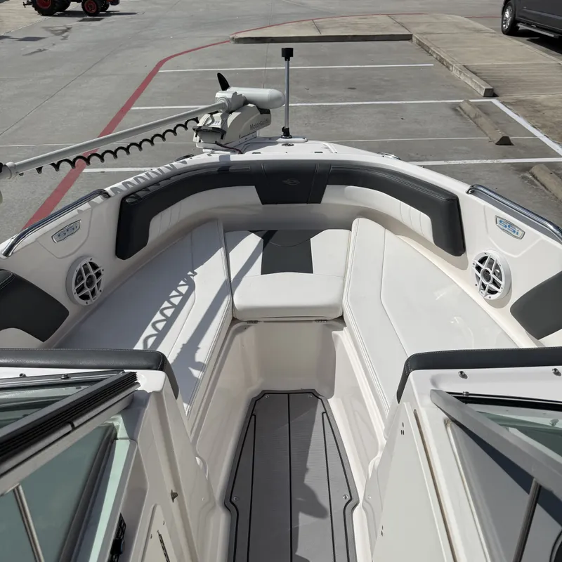 Slide: The Image of Chaparral 21 H2O Ski & Fish 2023 - 29