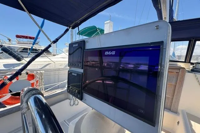 Slide: The Image of Cockpit of 1997 Island Packet 37 sailboat with B&G navigation equipment. - 11