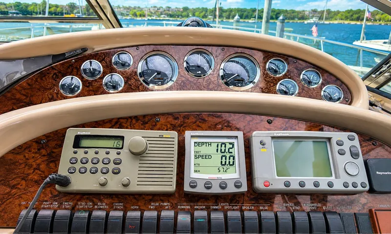 Slide: The Image of Sea Ray 380 Sundancer 2001 - 10