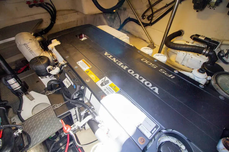 Slide: The Image of Volvo Penta IPS 500 engine in 2016 Formula 40 Performance Cruiser. - 32