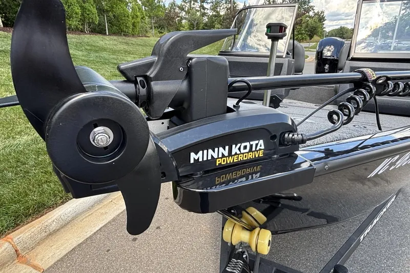 Slide: The Image of 2025 Tracker Pro Guide V-16 WT with Minn Kota PowerDrive trolling motor. - 19