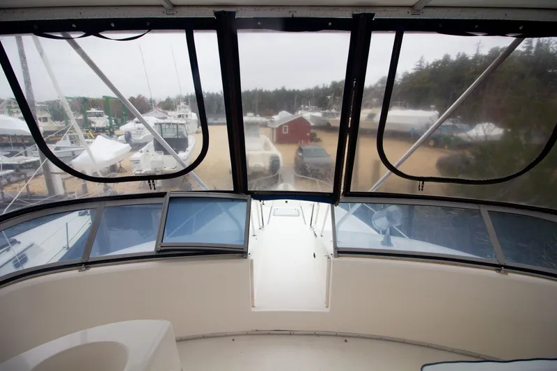 Slide: The Image of Sea Ray 440 Express Bridge 1993 - 30