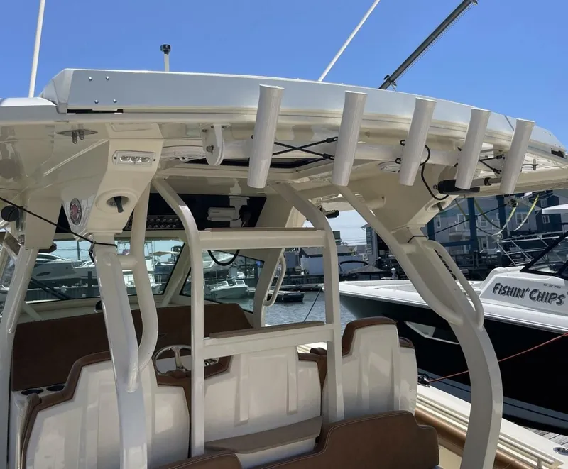 Slide: The Image of Scout 380 LXF 2019 - 13