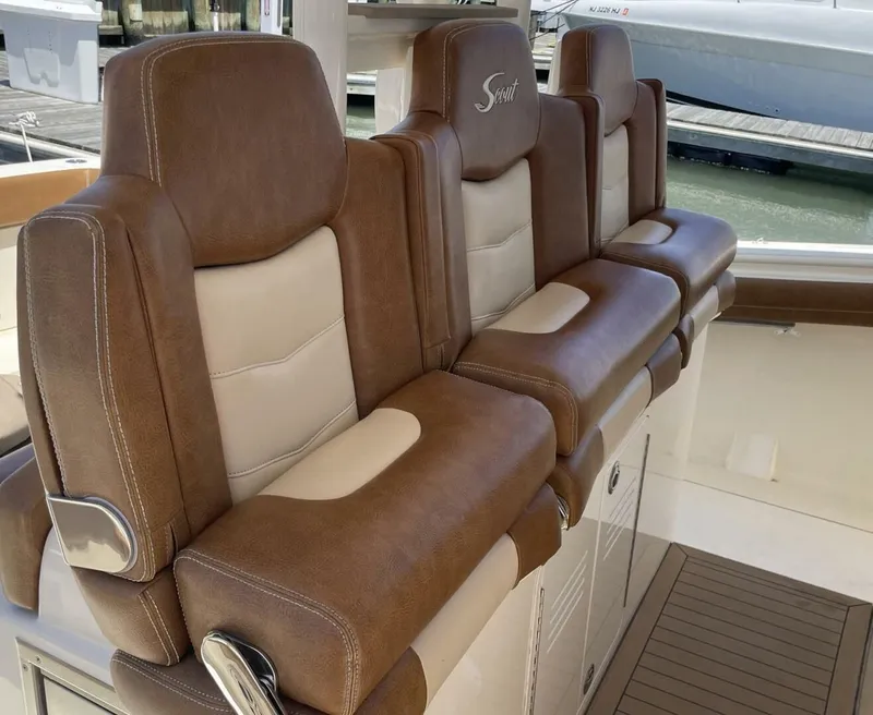 Slide: The Image of Scout 380 LXF 2019 - 27