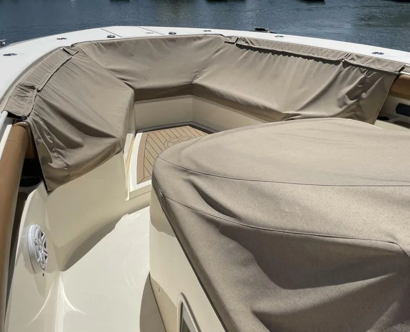 Slide: The Image of Scout 380 LXF 2019 - 42