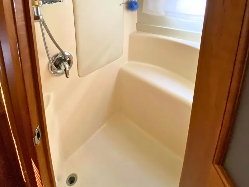 Slide: The Image of Shower area in a 2003 Silverton 39 Motor Yacht. - 26