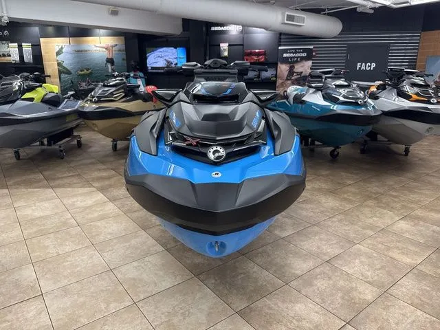 Slide: The Image of Sea-Doo RXT-X 2026 - 8