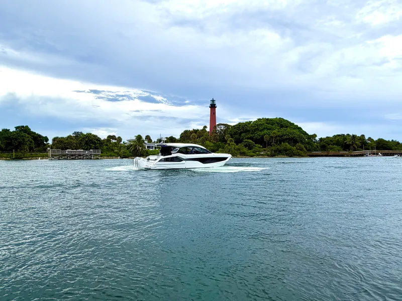 Slide: The Image of Galeon 435 GTO 2026 - 8