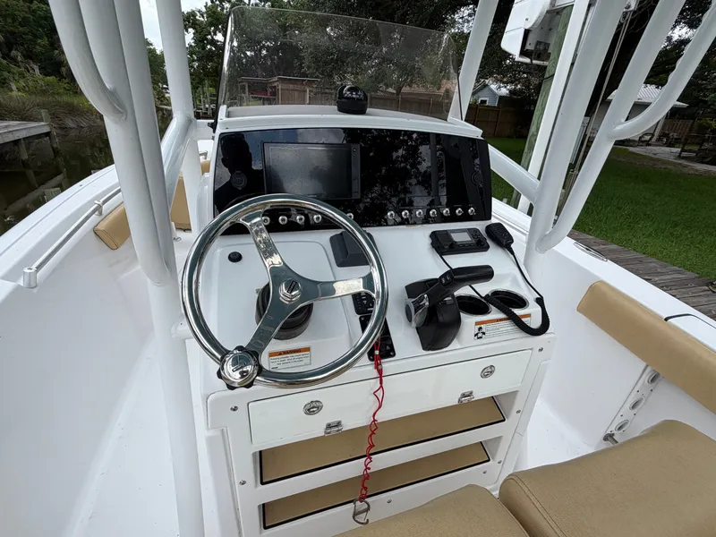 Slide: The Image of Sportsman Heritage 211 Center Console 2021 - 65