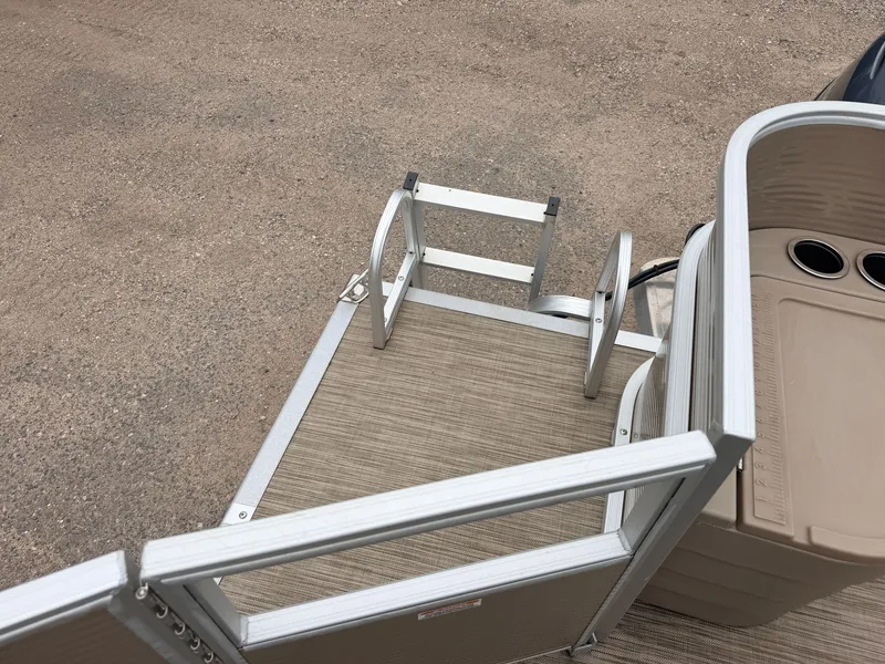 Slide: The Image of Bennington 188 S & 50HP Yamaha 4Stroke 2021 - 43