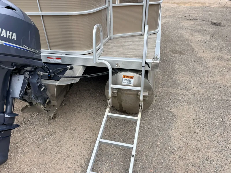 Slide: The Image of Bennington 188 S & 50HP Yamaha 4Stroke 2021 - 44