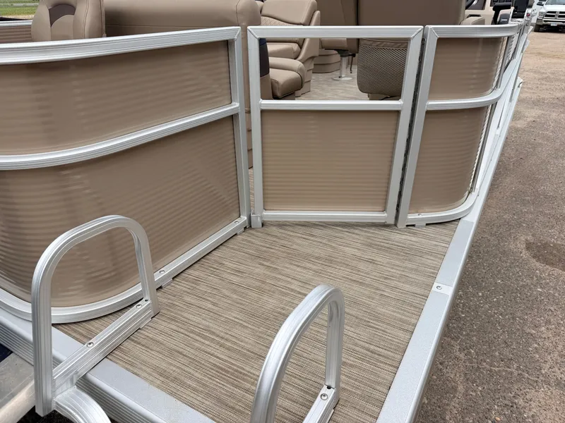 Slide: The Image of Bennington 188 S & 50HP Yamaha 4Stroke 2021 - 45