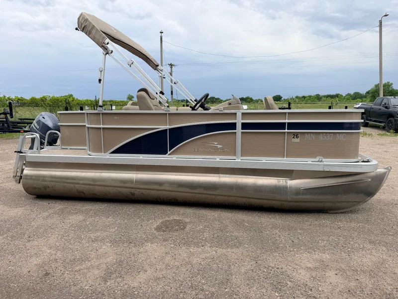 Slide: The Image of Bennington 188 S & 50HP Yamaha 4Stroke 2021 - 60