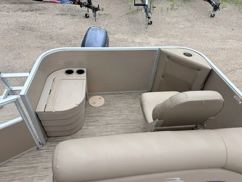 Slide: The Image of Bennington 188 S & 50HP Yamaha 4Stroke 2021 - 9