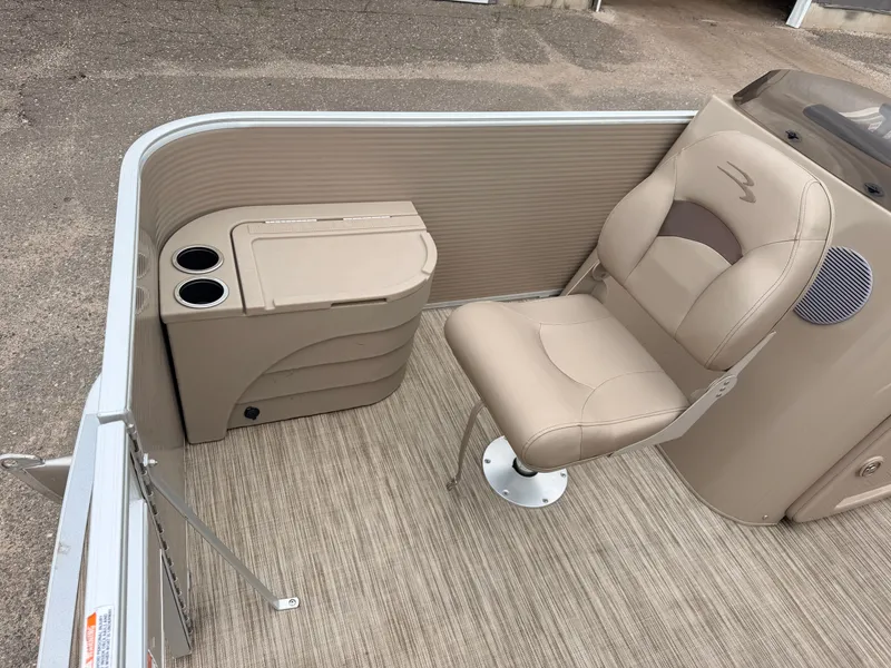 Slide: The Image of Bennington 188 S & 50HP Yamaha 4Stroke 2021 - 17