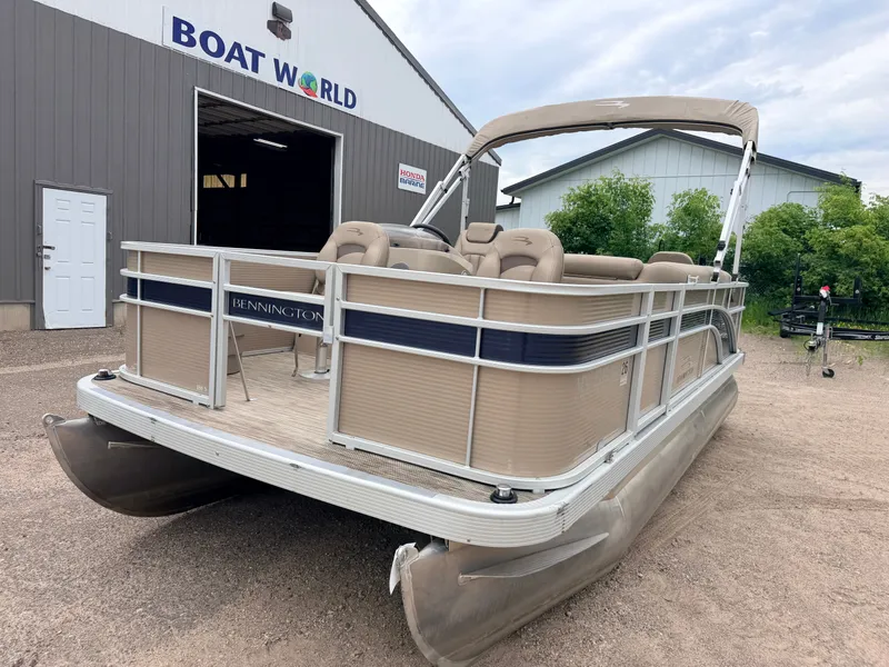 Slide: The Image of Bennington 188 S & 50HP Yamaha 4Stroke 2021 - 46