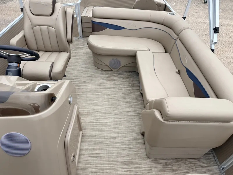 Slide: The Image of Bennington 188 S & 50HP Yamaha 4Stroke 2021 - 5