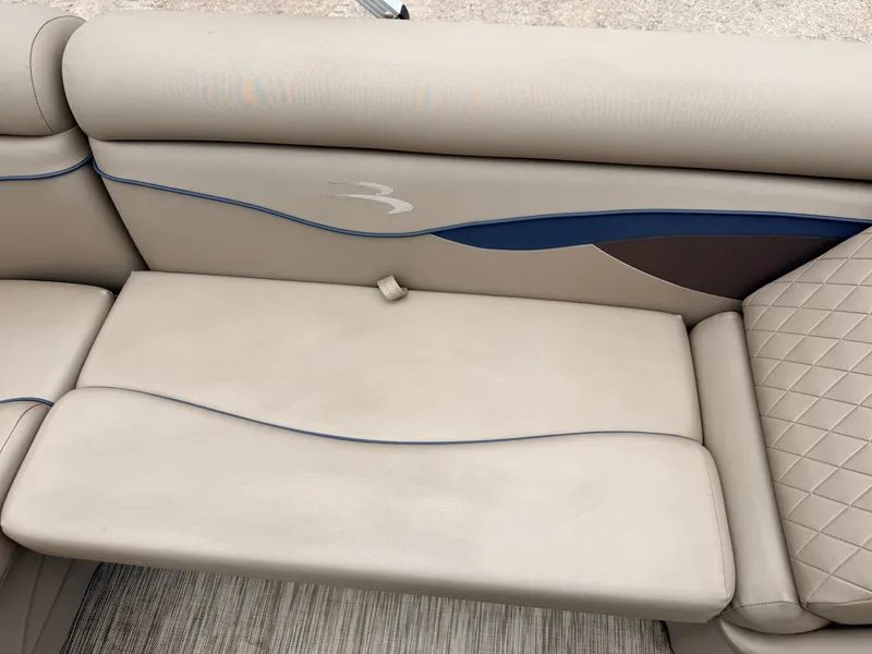Slide: The Image of Bennington 188 S & 50HP Yamaha 4Stroke 2021 - 34