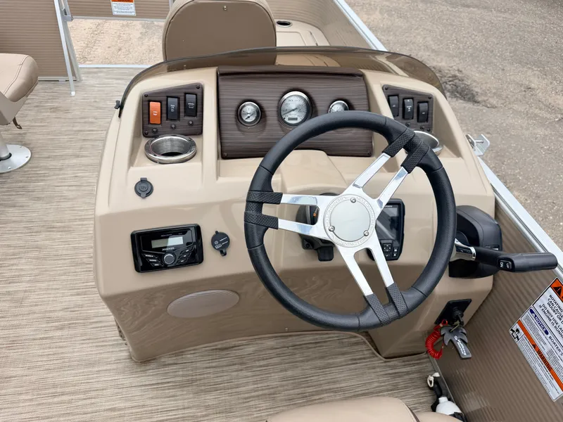 Slide: The Image of Bennington 188 S & 50HP Yamaha 4Stroke 2021 - 27