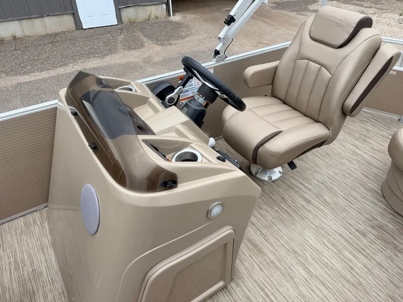 Slide: The Image of Bennington 188 S & 50HP Yamaha 4Stroke 2021 - 24