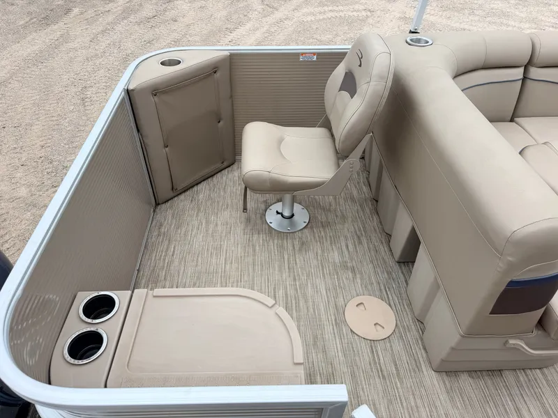 Slide: The Image of Bennington 188 S & 50HP Yamaha 4Stroke 2021 - 38