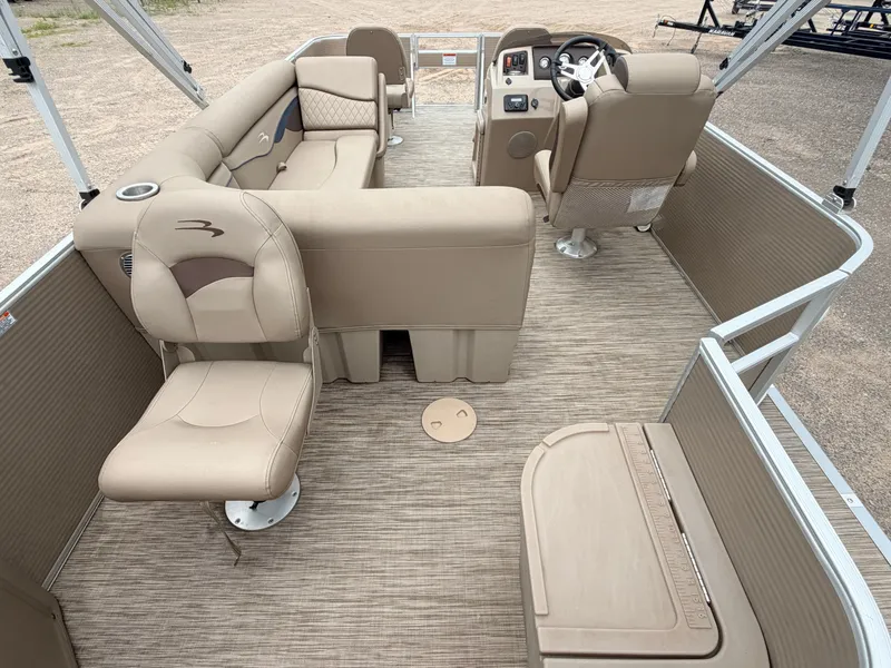 Slide: The Image of Bennington 188 S & 50HP Yamaha 4Stroke 2021 - 8