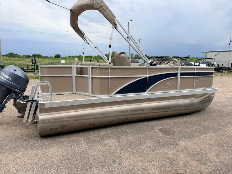 Slide: The Image of Bennington 188 S & 50HP Yamaha 4Stroke 2021 - 58