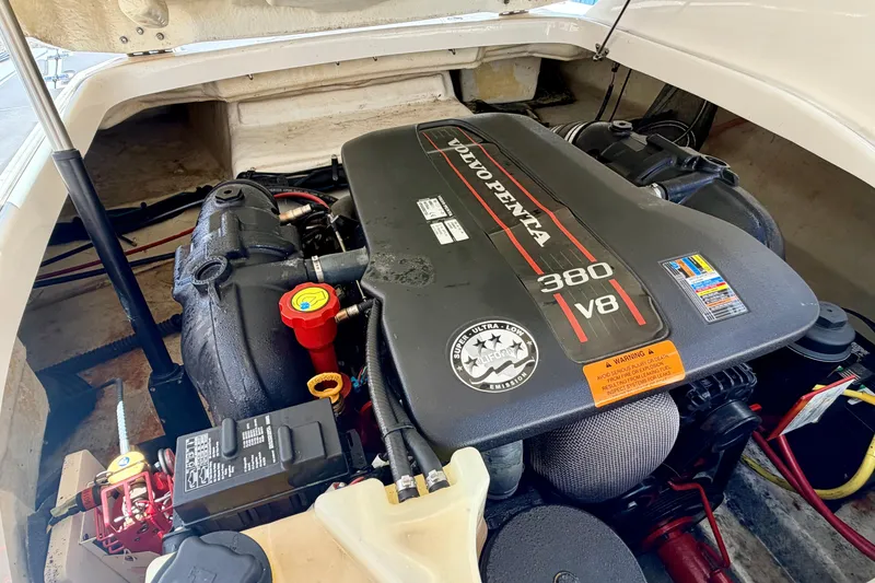 Slide: The Image of Volvo Penta 380 V8 engine in 2015 Chaparral Sunesta 264 boat, detailed view. - 101