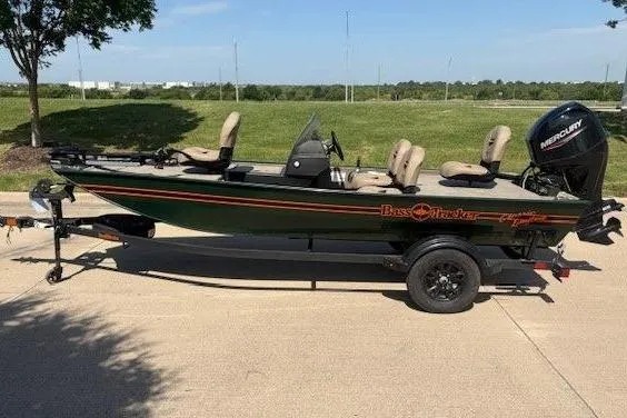 The Image of Tracker Bass Tracker Classic Limited 2026 - undefined