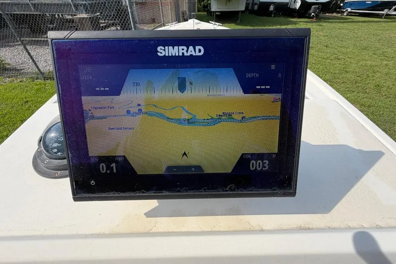 Slide: The Image of Simrad navigation display on 2007 Parker 1801 Center Console boat. - 14