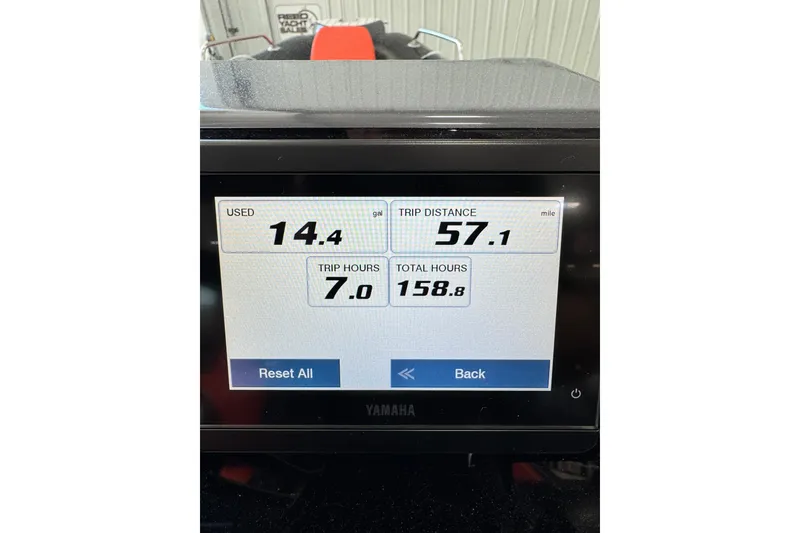 Slide: The Image of Yamaha display showing fuel usage, trip distance, and hours for Zodiac Medline 7.5, 2021 model. - 27