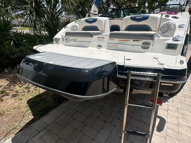 Slide: The Image of Rear view of a 2017 Chaparral 243VRX with swim platform and ladder. - 7