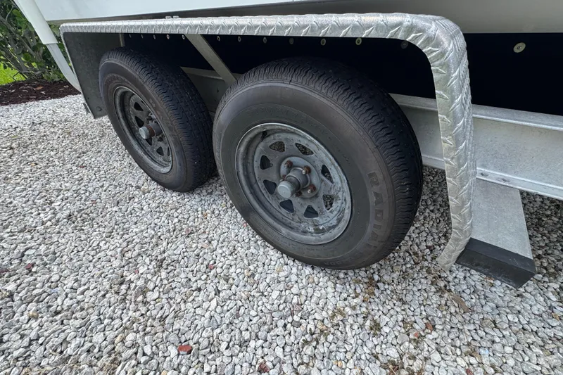 Slide: The Image of Trailer wheels on gravel, Rambo 27 model, 2022. - 20