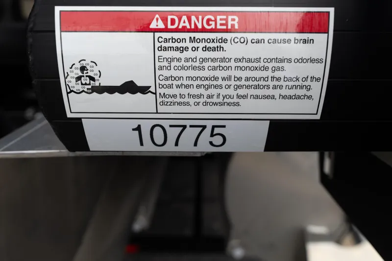 Slide: The Image of Danger warning label on Viaggio Diamante U 26, 2026 model, about carbon monoxide risks. - 6