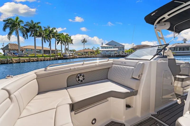 Slide: The Image of Sea Ray SDX 290 Outboard 2023 - 15