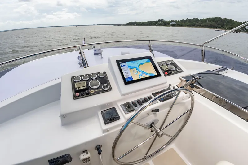 Slide: The Image of Helm of the 2016 DeFever Euro 52 with navigation system. - 19