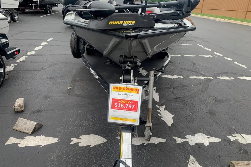 Slide: The Image of 2016 Tracker Pro Team 175 TXW boat for sale, priced at $16,797, pre-owned condition. - 11