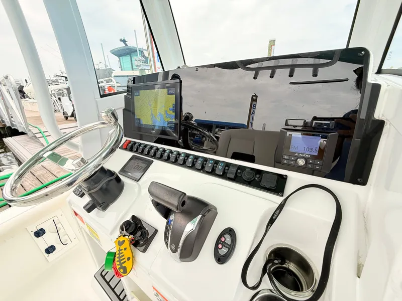 Slide: The Image of Sea Hunt BX25FS 2023 - 36