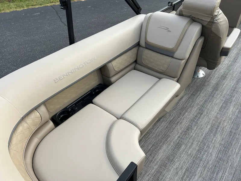 Slide: The Image of Bennington 23SSR LUXE 2027 - 10